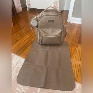 PRICE FIRM Itzy Mini Diaper Bag, changing pad & paci pod
